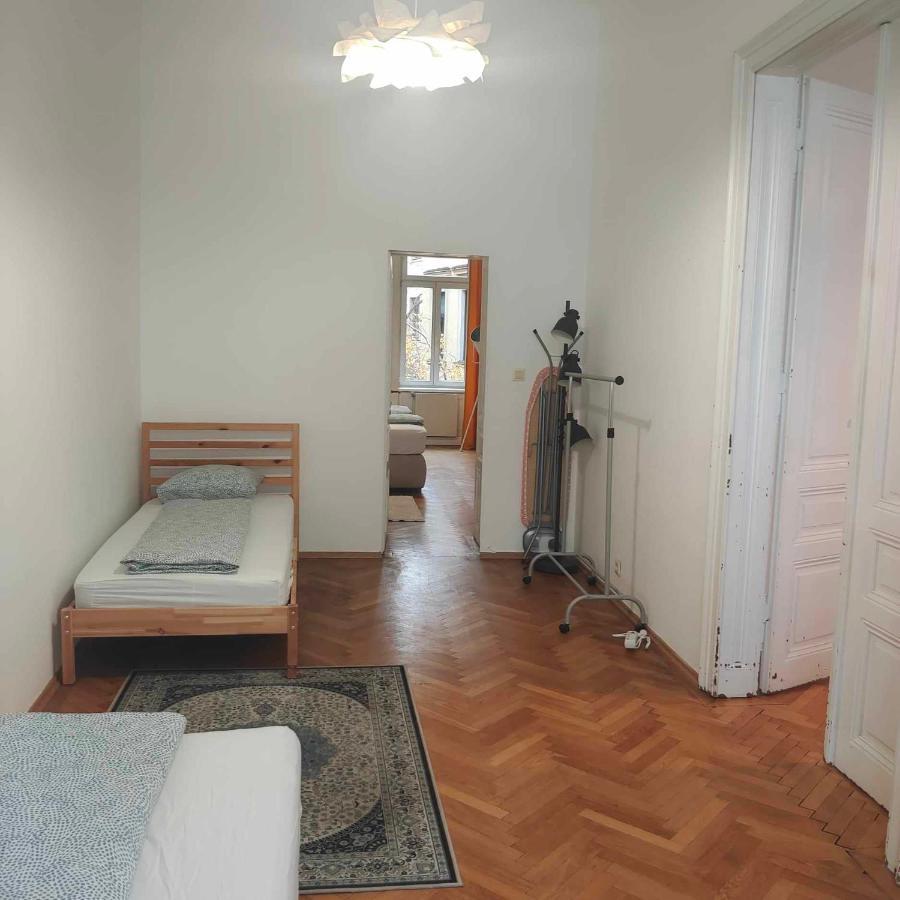 Large 4 Room Apartment In The Center Of ウィーン エクステリア 写真