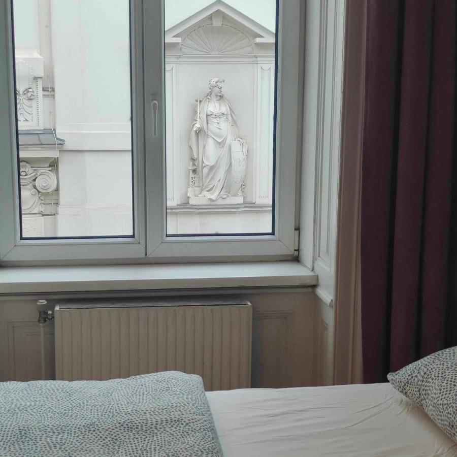 Large 4 Room Apartment In The Center Of ウィーン エクステリア 写真