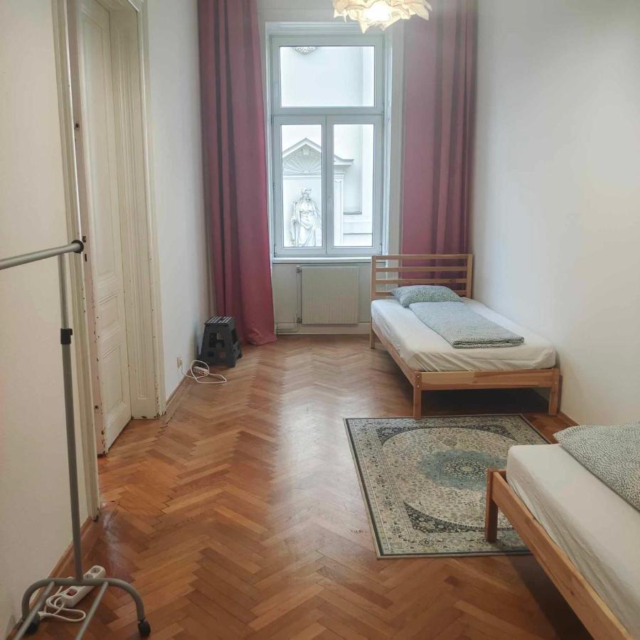 Large 4 Room Apartment In The Center Of ウィーン エクステリア 写真